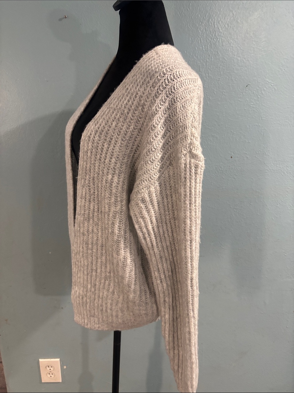 Universal Thread Open-Front Ribbed Cardigan in Light Gray - Picture 4 of 5